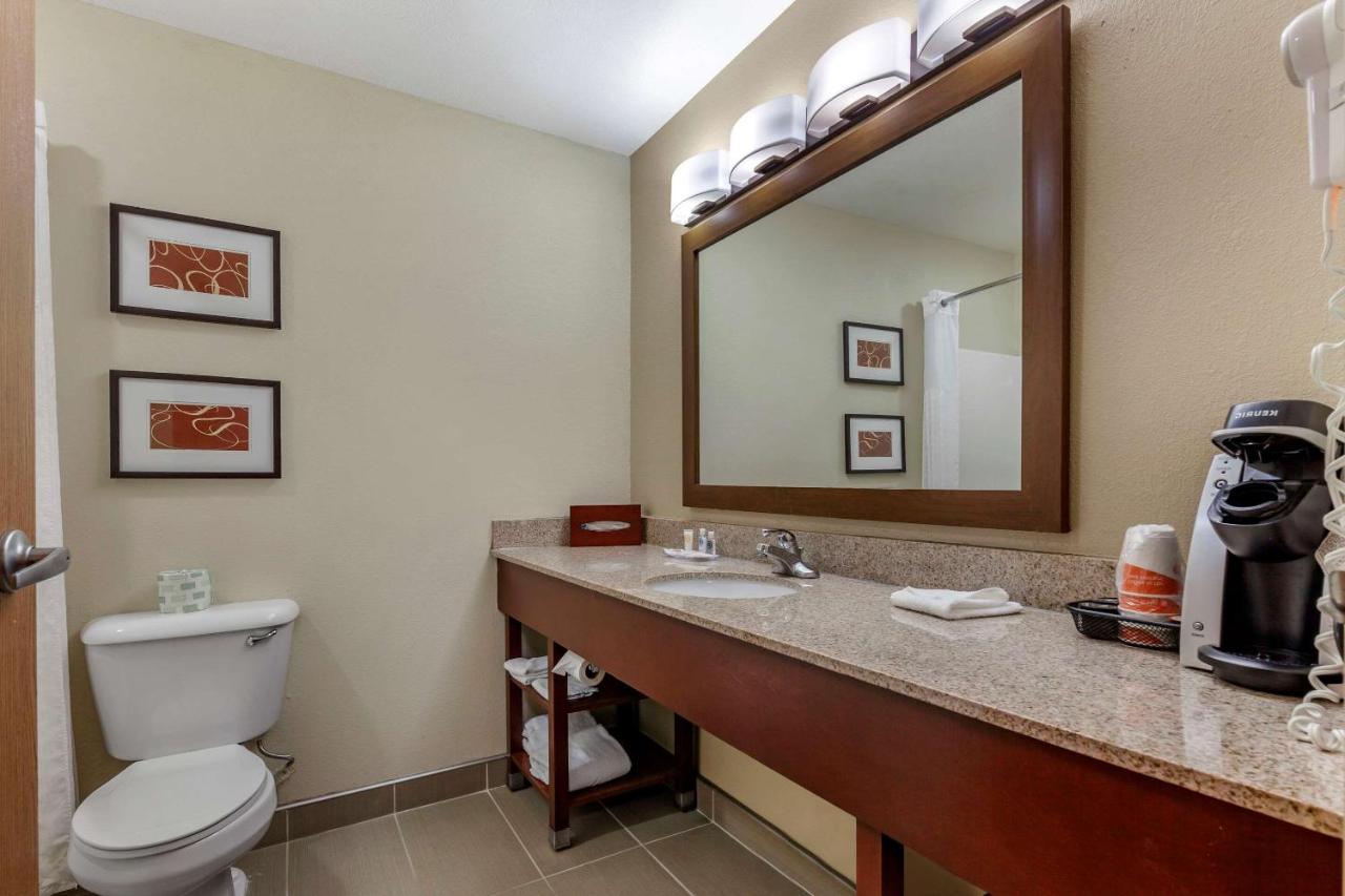Comfort Suites Delavan - Lake Geneva Area Exterior foto