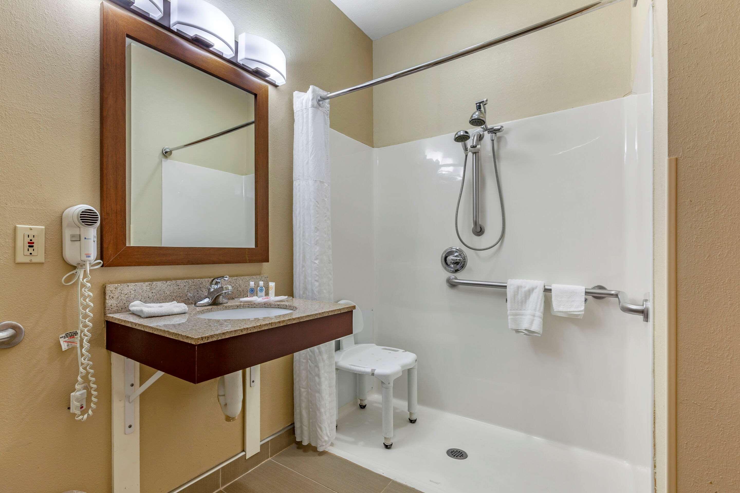 Comfort Suites Delavan - Lake Geneva Area Exterior foto